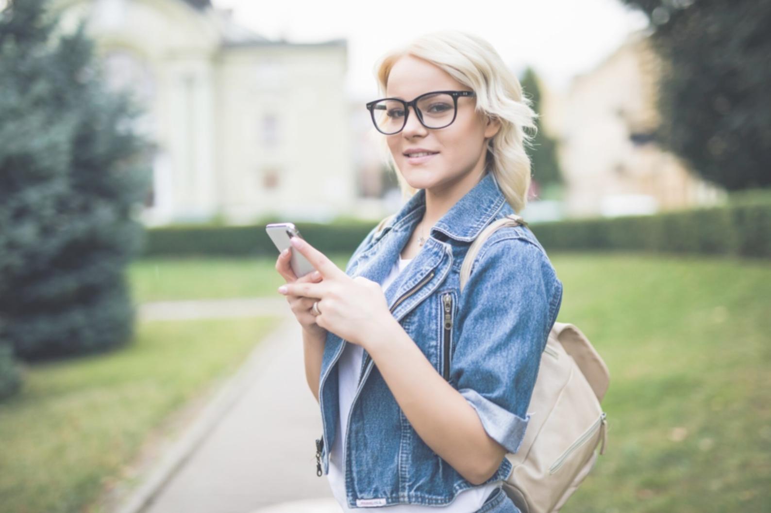 Professionelle Zusammenarbeit im Finanzbereich mit Fokus auf Budget-Compliance